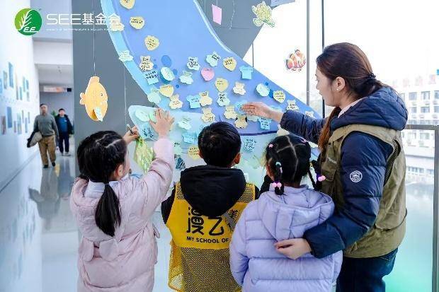 “美丽中国我是行动者”第四届全国青少年生态环境四格漫画湖南赛区优秀作品公益展开幕(图4)